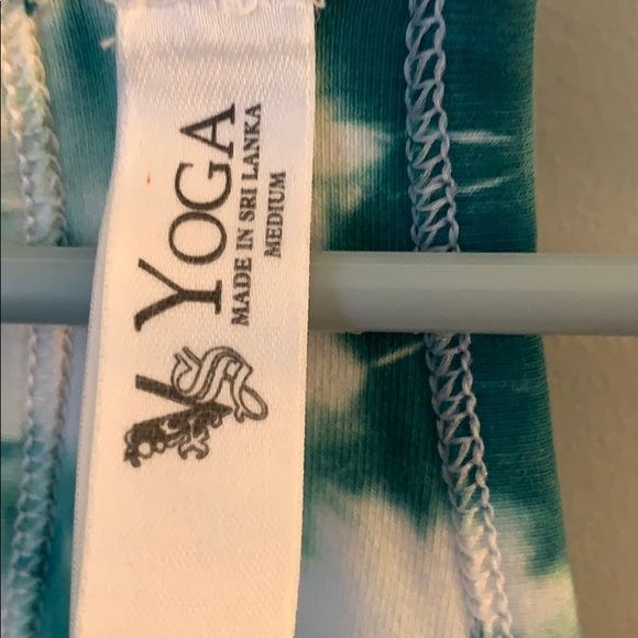YOGA Brand Tie Dye Tank Top Size Small🦋 - Picture 4 of 7